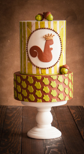 Autumn cake design with squirell